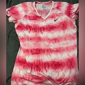 Nike tye/dye shirt. Pink L